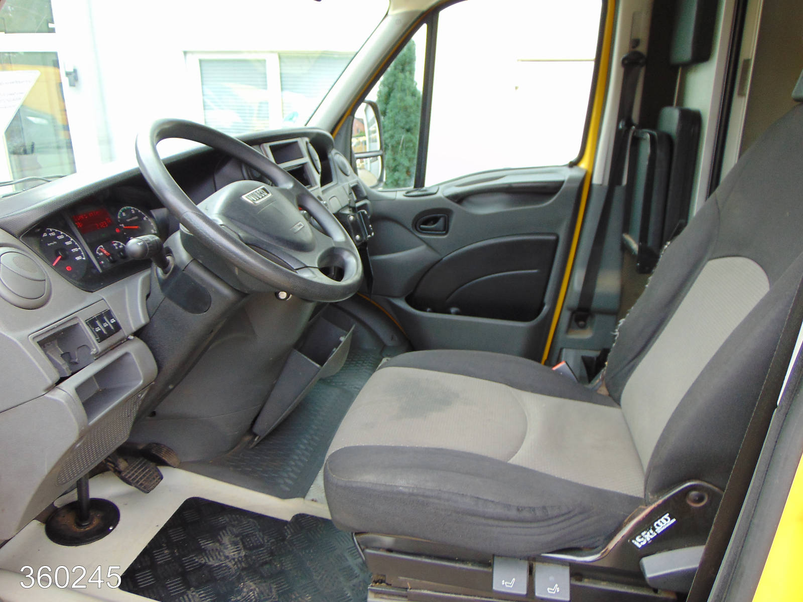 Iveco Daily 35 S 11 A / P Maxi Postkoffer Regalsystem, Interne Nummer: 360245 Bild Nr. 3