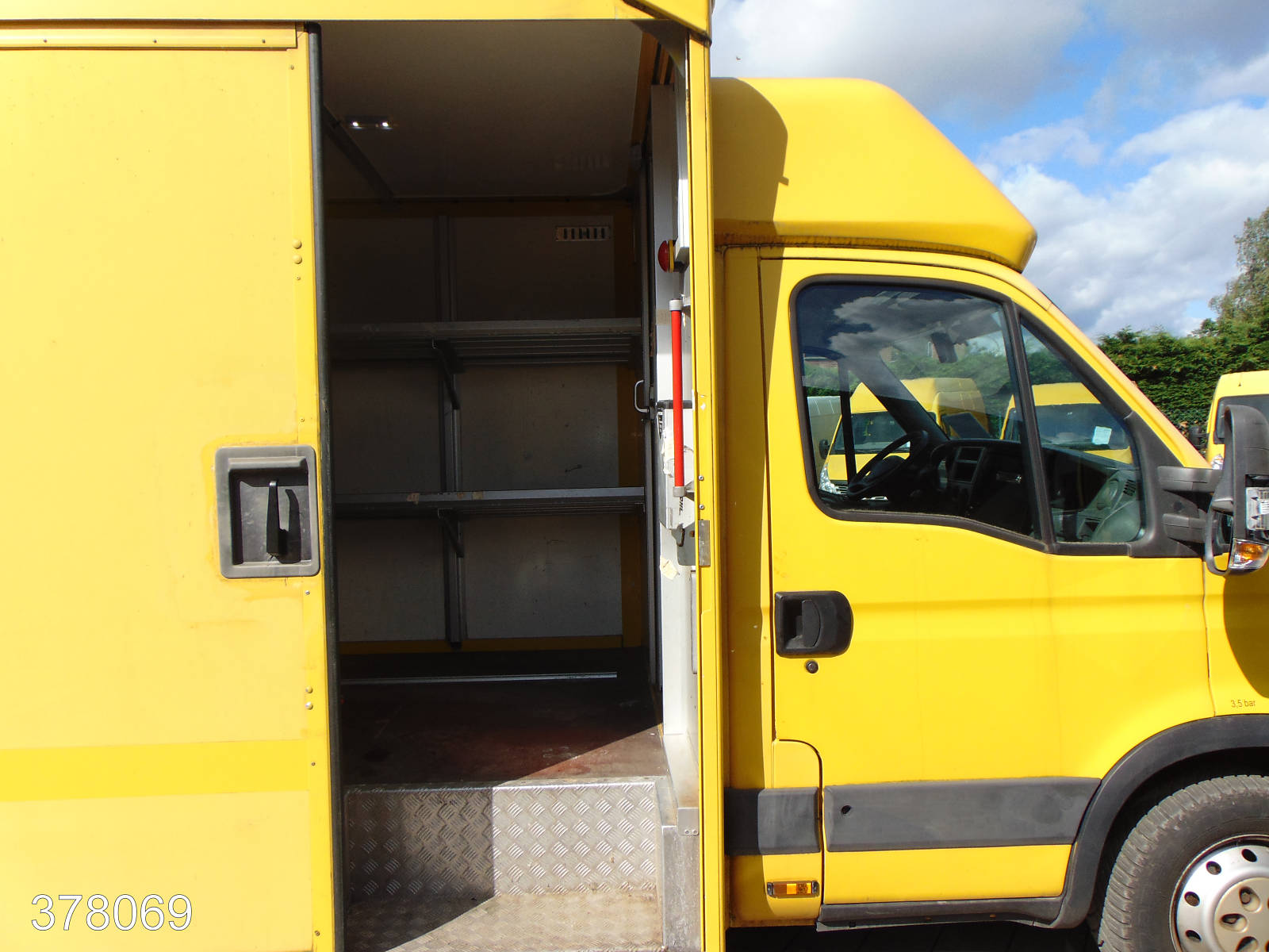 Iveco Daily 35 S 11 A / P Maxi Postkoffer Regalsystem, Interne Nummer: 378069 Bild Nr. 12