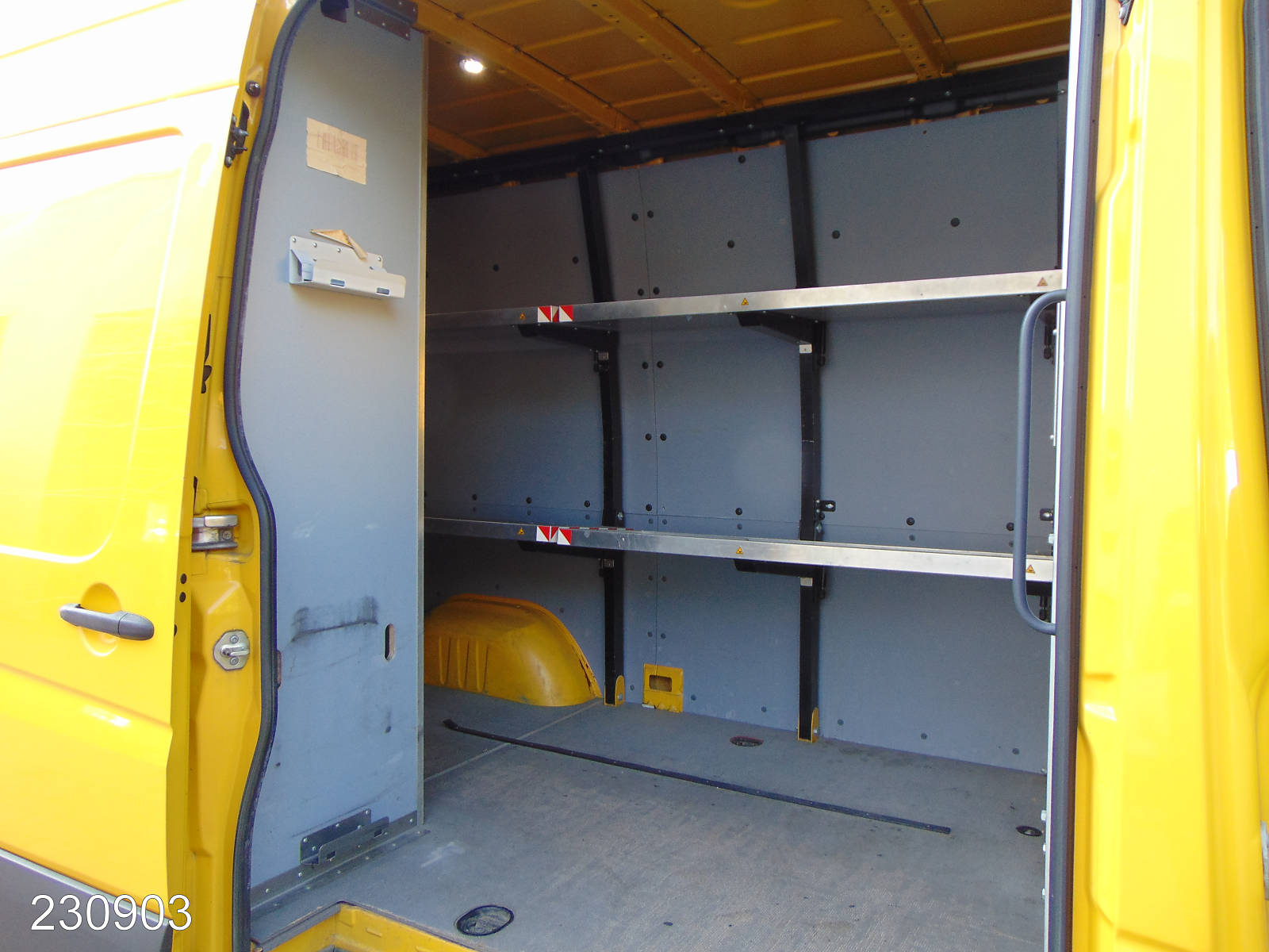 VW CRAFTER 35 2.0 TDI -KLIMA-REGALSYSTEM-KAMERA-, Interne Nummer: 230903 Bild Nr. 11