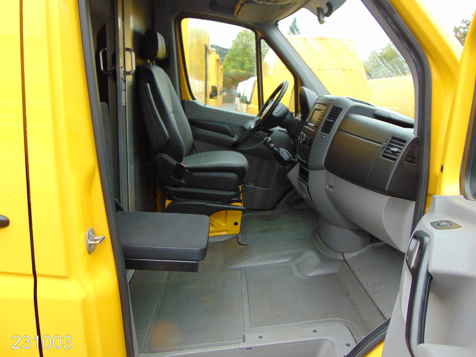 VW CRAFTER 35 2.0 TDI -KLIMA-REGALSYSTEM-KAMERA-, Interne Nummer: 231003 Bild Nr. 7