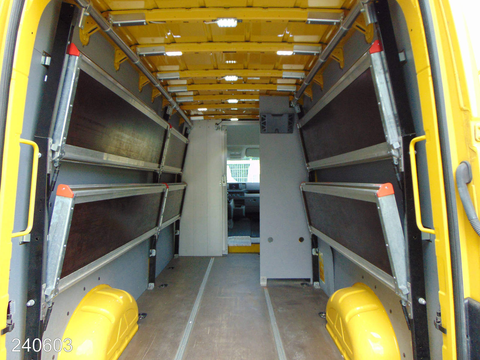 VW Crafter 35 140 2.0 TDI Maxi Klima-Regalsystem-Kamera, Interne Nummer: 240603 Bild Nr. 9