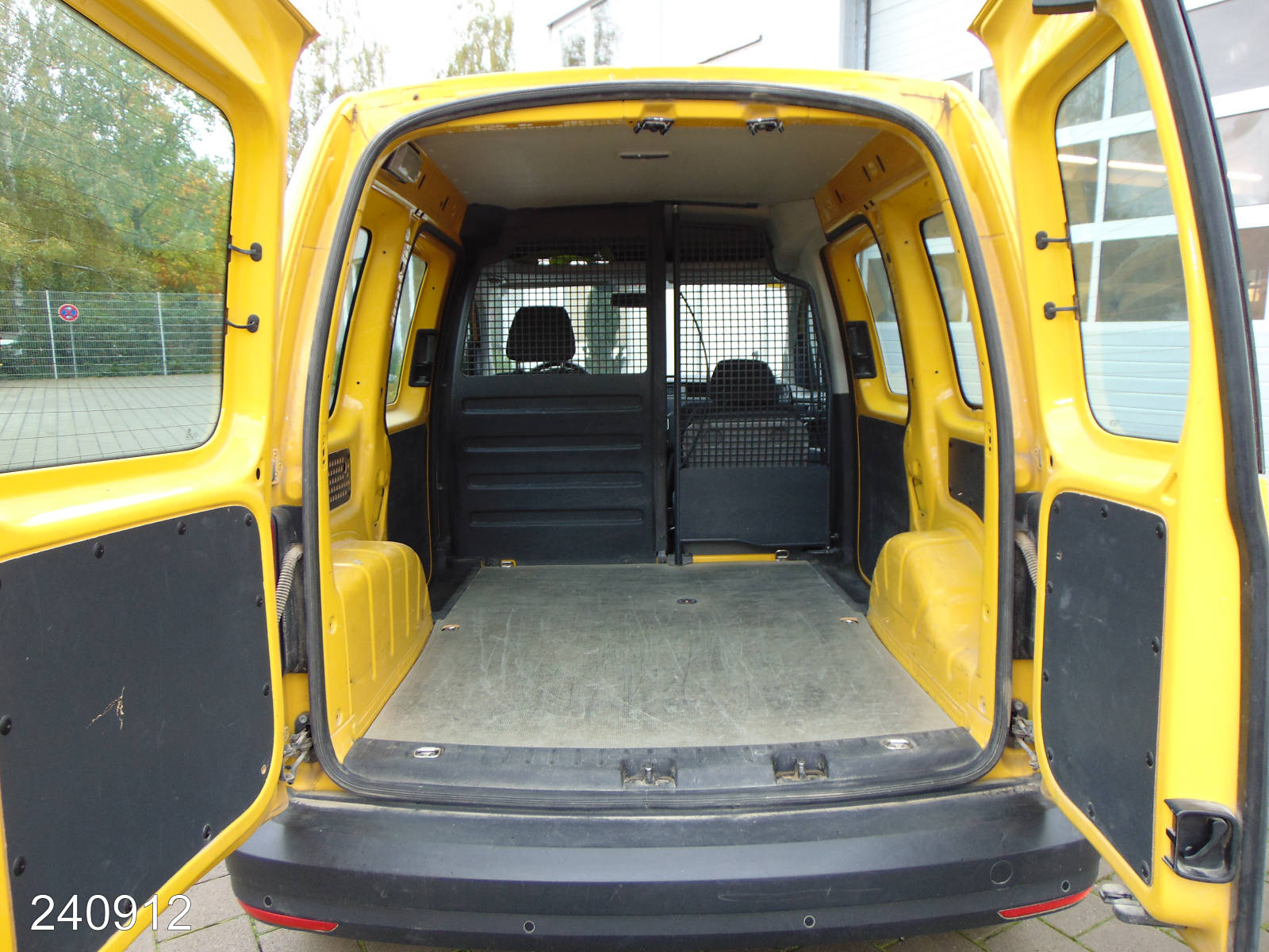 VW Caddy 2.0 TDI 4Motion -2x Schiebetür-HFT-, Interne Nummer: 240912 Bild Nr. 8