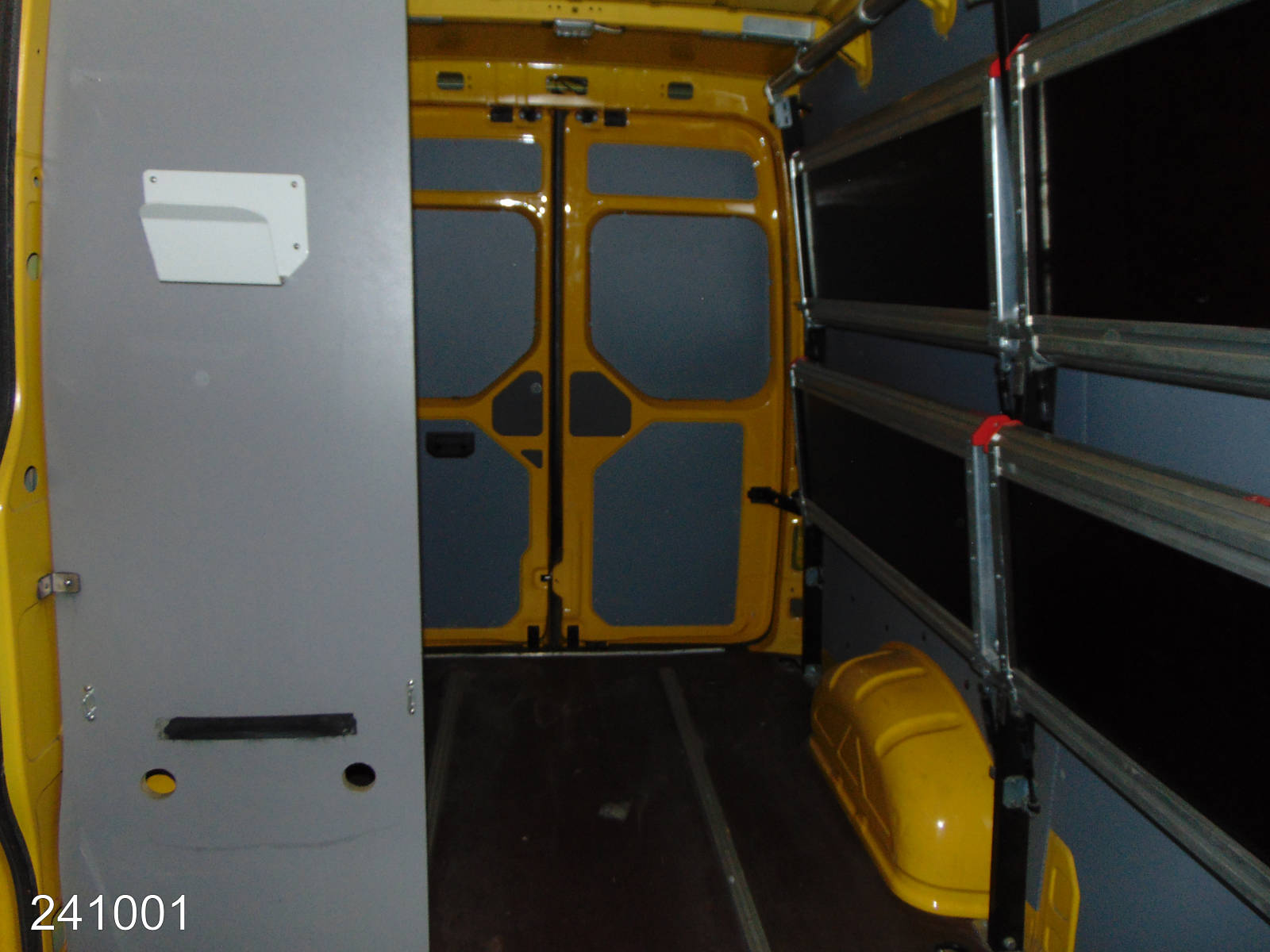 VW CRAFTER 35 2.0 TDI 140 DSG *KLIMA*REGALSYSTEM*KAMERA*, Interne Nummer: 241001 Bild Nr. 9