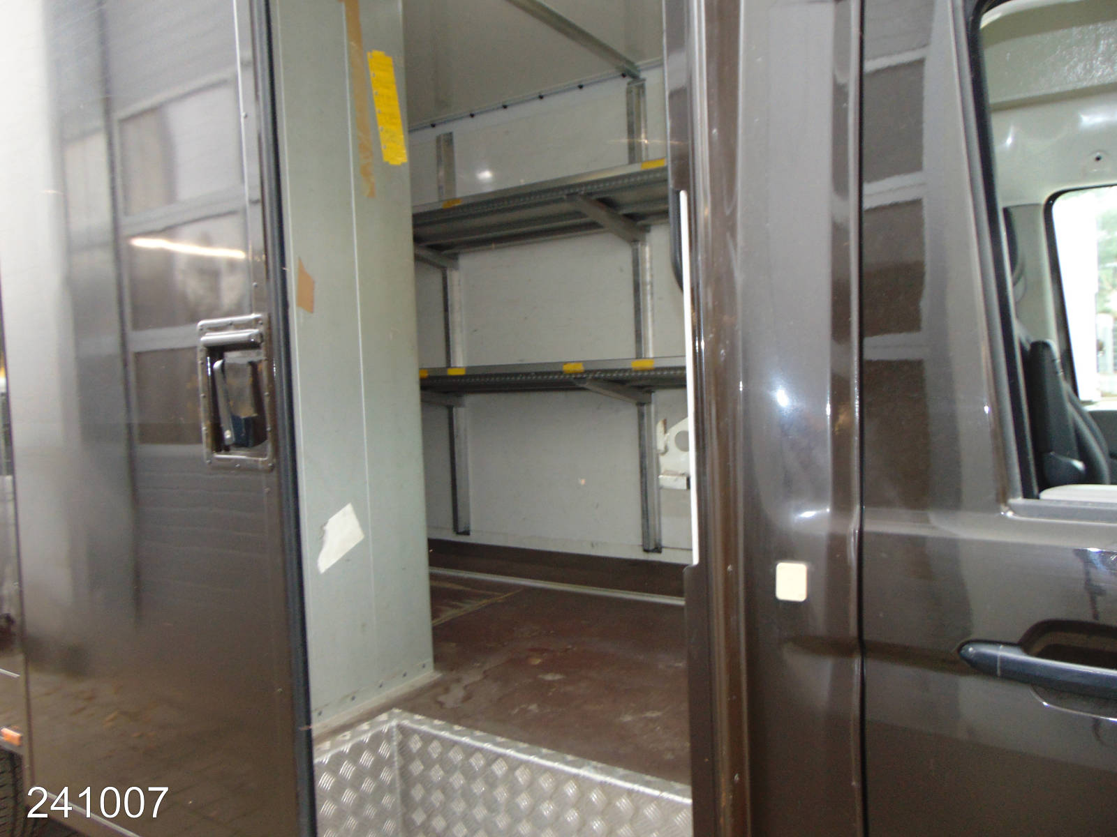 VW Crafter 35 2.0 TDI - Regalsystem, Interne Nummer: 241007 Bild Nr. 10