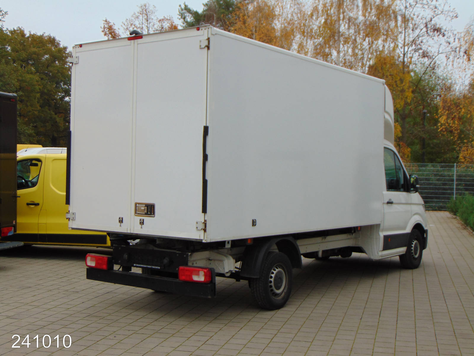 VW CRAFTER 2.0 TDI 35 180 2.0 TDI MAXI - KLIMA - KAMERA -, Interne Nummer: 241010 Bild Nr. 2