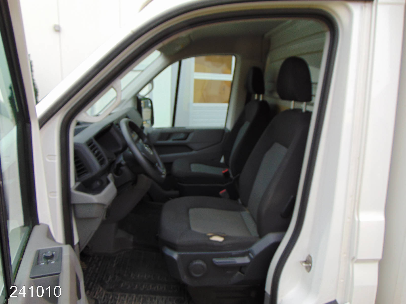 VW CRAFTER 2.0 TDI 35 180 2.0 TDI MAXI - KLIMA - KAMERA -, Interne Nummer: 241010 Bild Nr. 3
