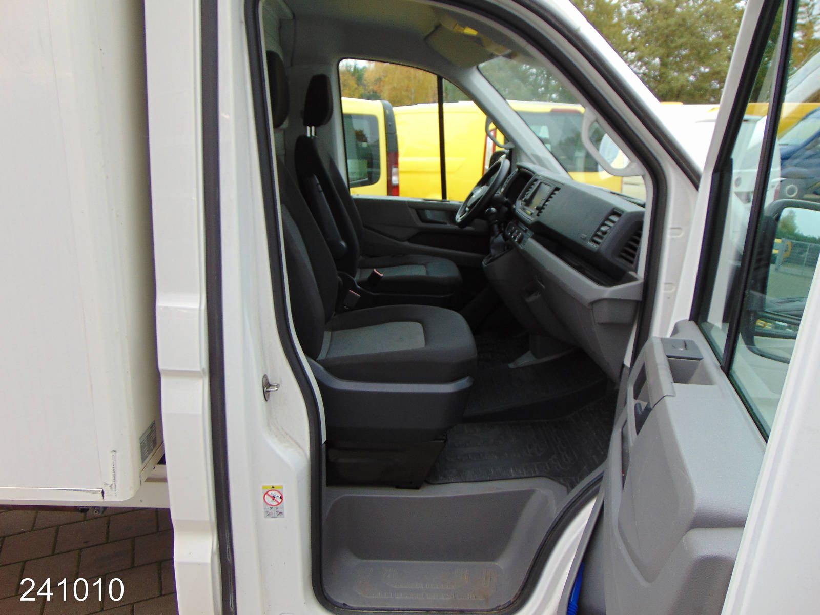 VW CRAFTER 2.0 TDI 35 180 2.0 TDI MAXI - KLIMA - KAMERA -, Interne Nummer: 241010 Bild Nr. 6