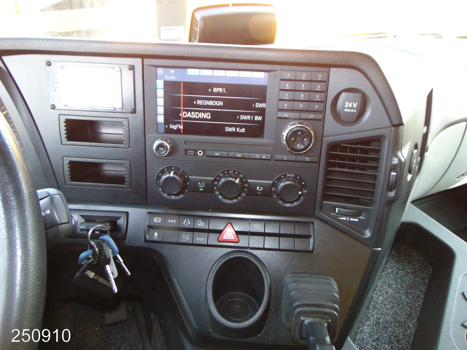 Mercedes ANTOS 1833L 3-Zonen Kühlkoffer*LBW, Interne Nummer: 250910 Bild Nr. 8