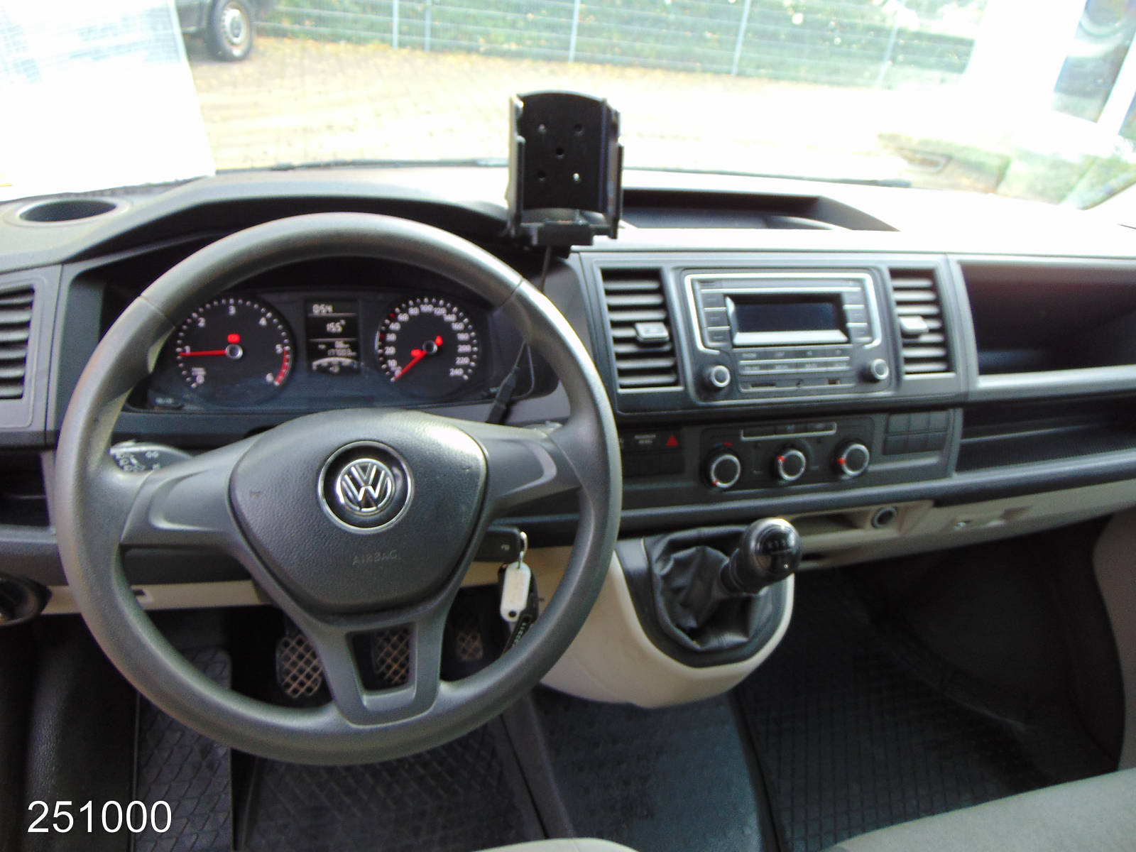 VW T6 Transporter 2.0 TDI -KLIMA-, Interne Nummer: 251000 Bild Nr. 4