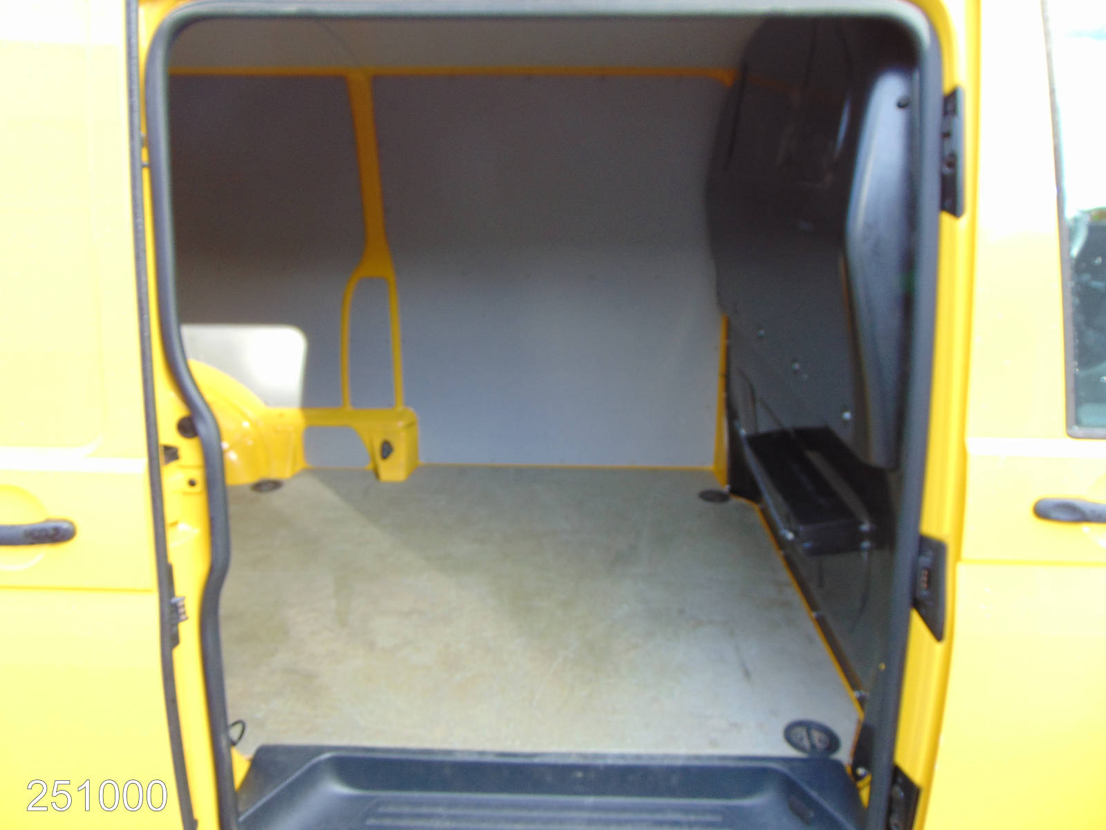 VW T6 Transporter 2.0 TDI -KLIMA-, Interne Nummer: 251000 Bild Nr. 8