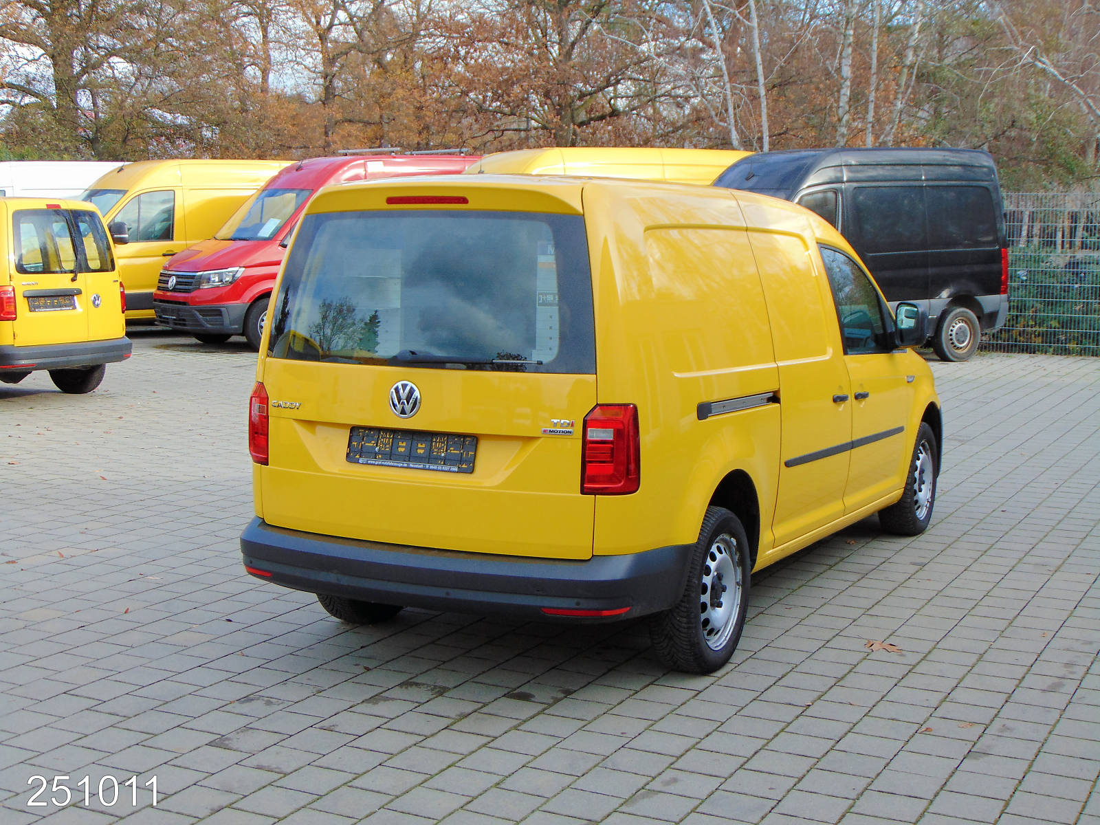 VW Caddy Maxi 2.0 TDI 4Motion KLIMA-NAVI-WERKSTATT, Interne Nummer: 251011 Bild Nr. 2