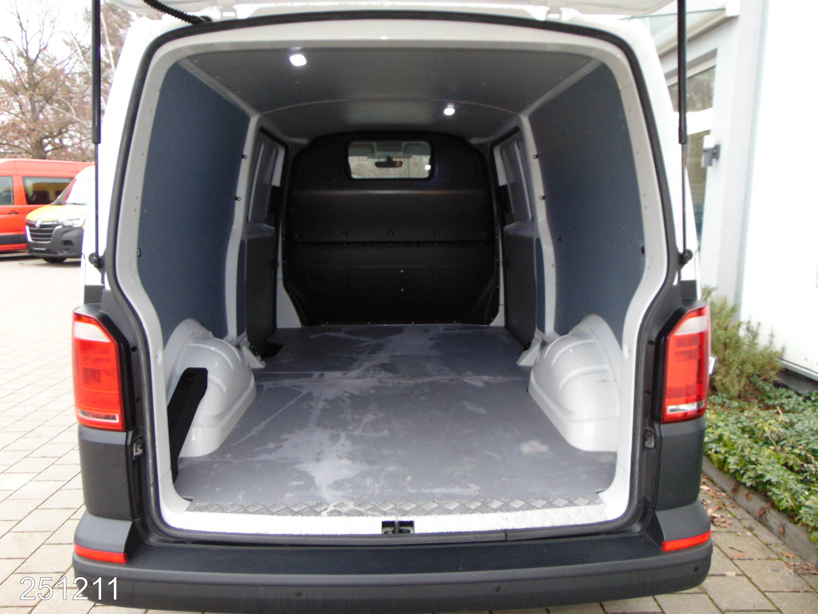 VW T6 lang 2.0 TDI Klima-Kamera, Interne Nummer: 251211 Bild Nr. 9