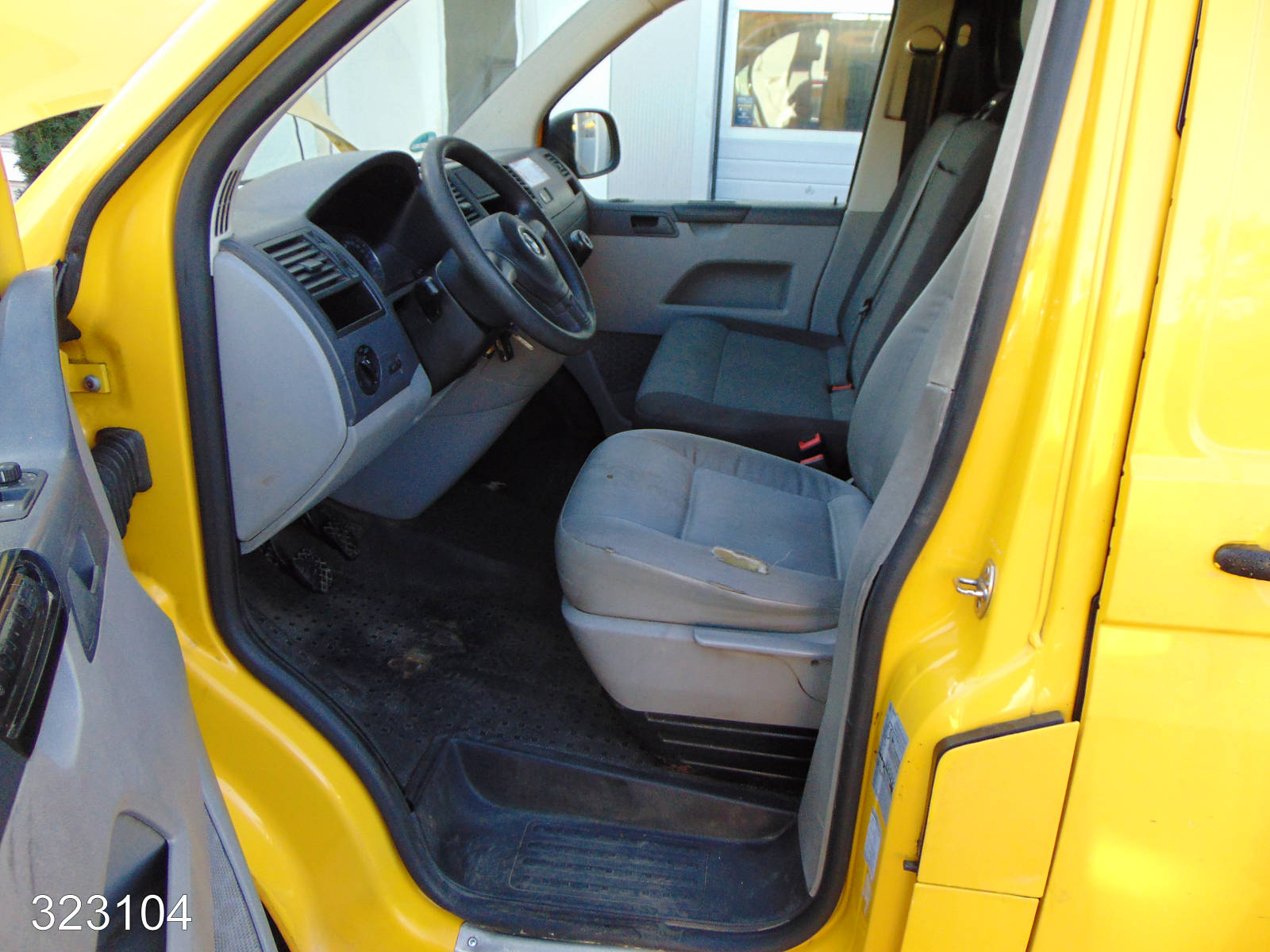 VW T5 TRANSPORTER 2.0 TDI 2x Schiebetür-3 Sitzer, Interne Nummer: 323104 Bild Nr. 3