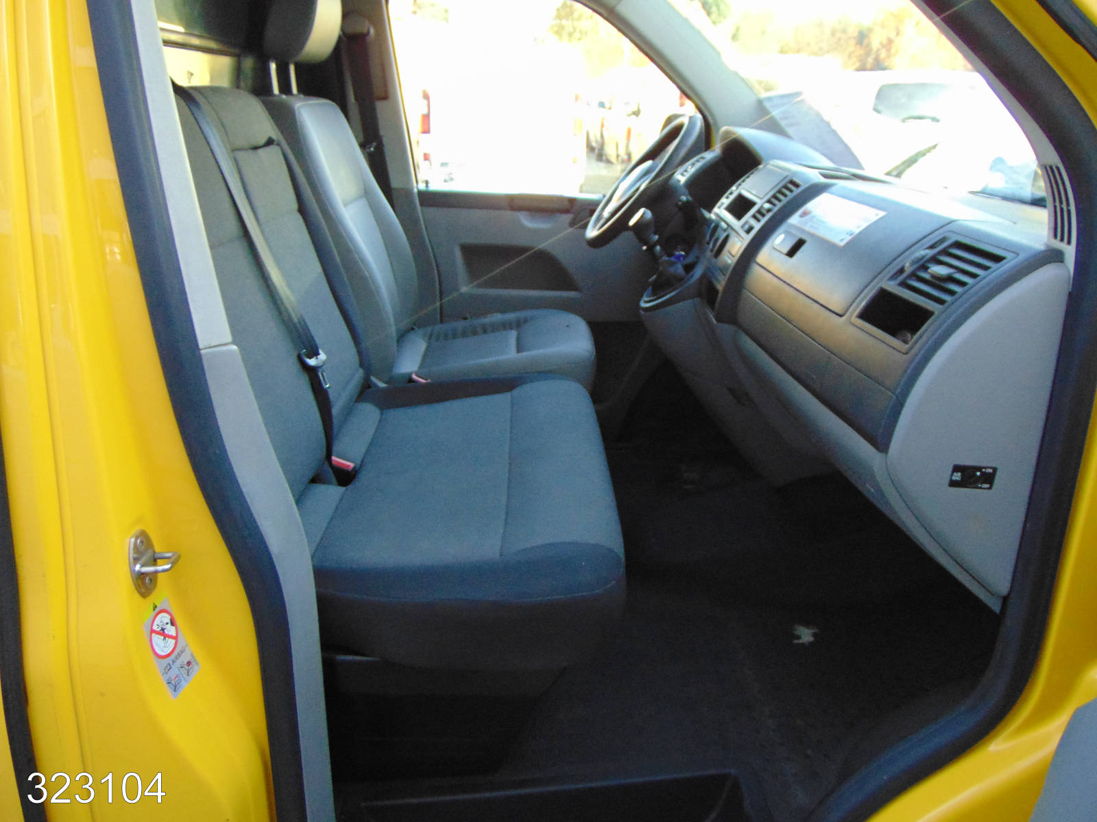 VW T5 TRANSPORTER 2.0 TDI 2x Schiebetür-3 Sitzer, Interne Nummer: 323104 Bild Nr. 7