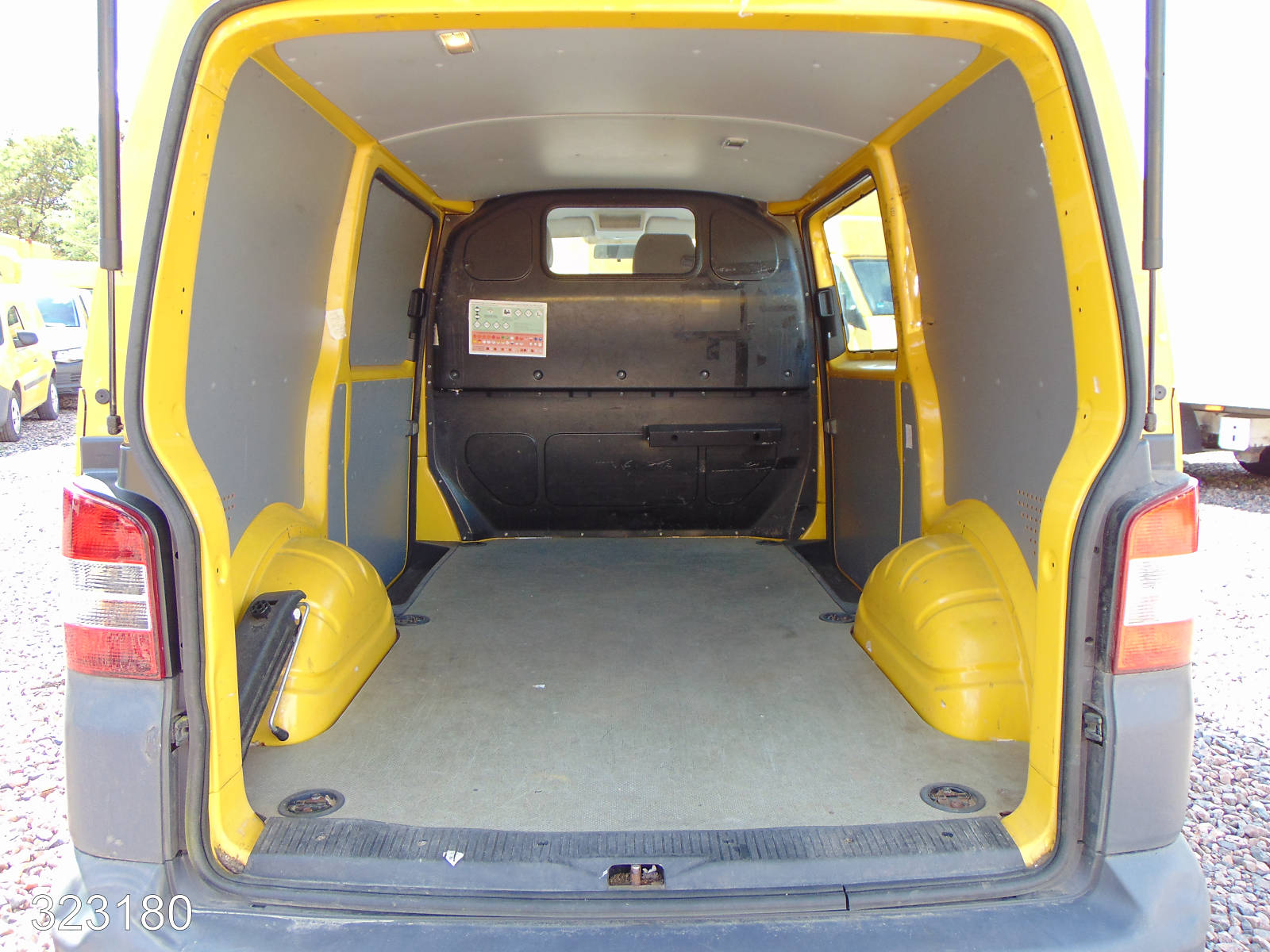 VW T5 Transporter 2.0 TDI 2x Schiebetür-3 Sitzer, Interne Nummer: 323180 Bild Nr. 8