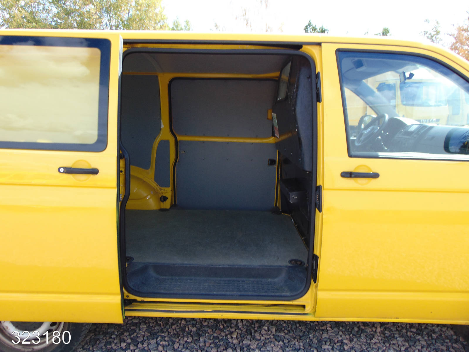 VW T5 Transporter 2.0 TDI 2x Schiebetür-3 Sitzer, Interne Nummer: 323180 Bild Nr. 9
