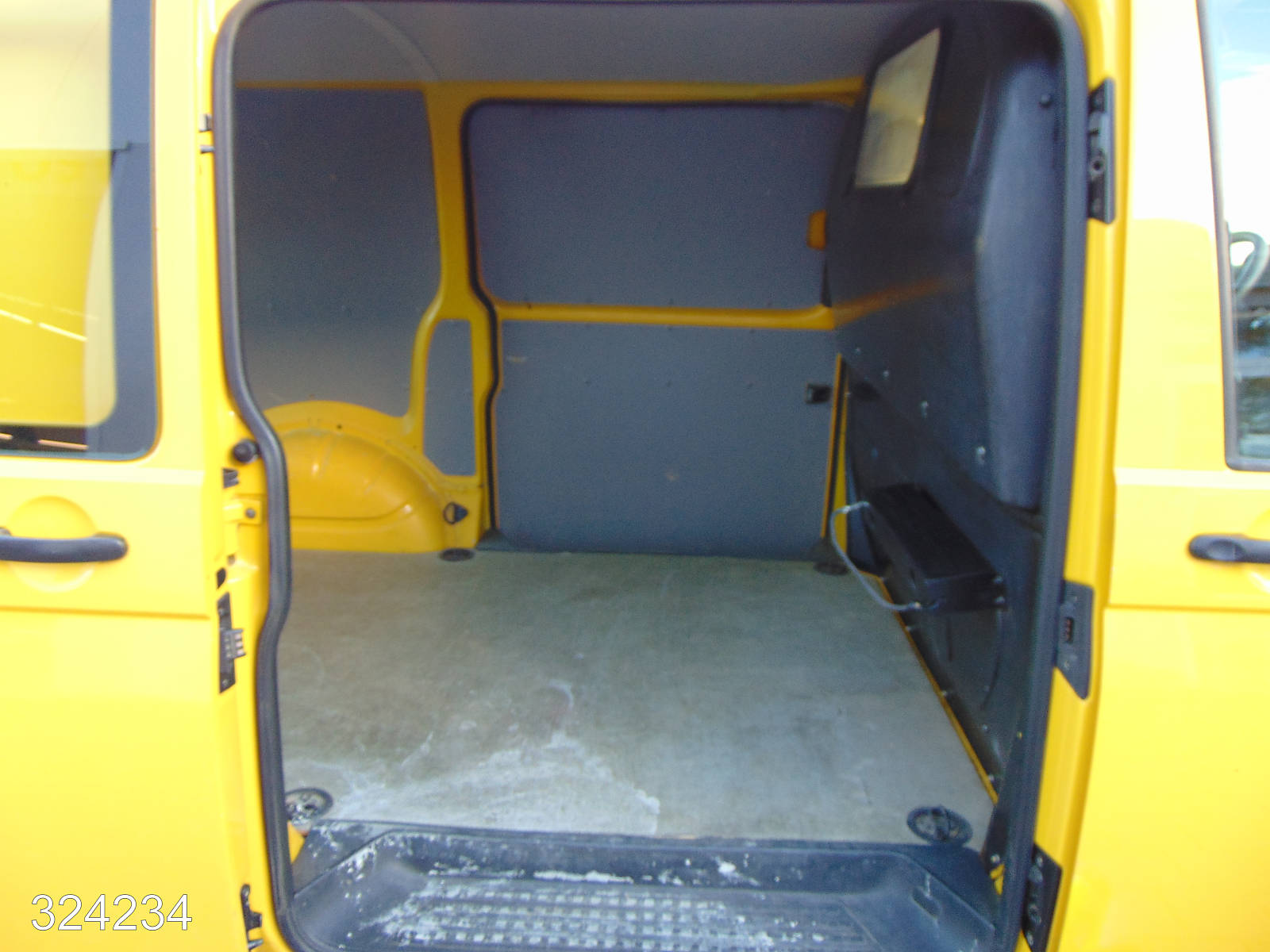 VW T5 TRANSPORTER 2.0 TDI 2x Schiebetür-3 Sitzer, Interne Nummer: 324234 Bild Nr. 9