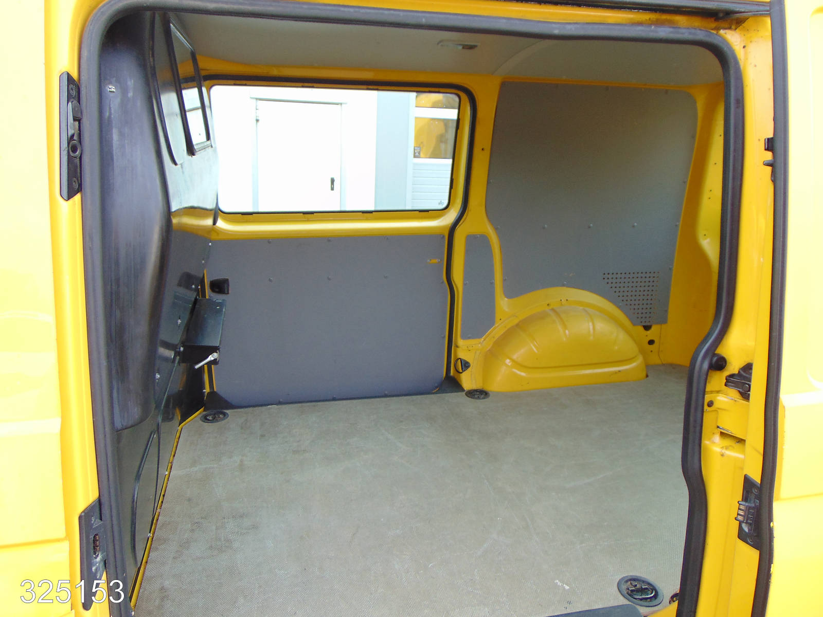 VW T5 TRANSPORTER 2.0 TDI 2x Schiebetür-3 Sitzer, Interne Nummer: 325153 Bild Nr. 8