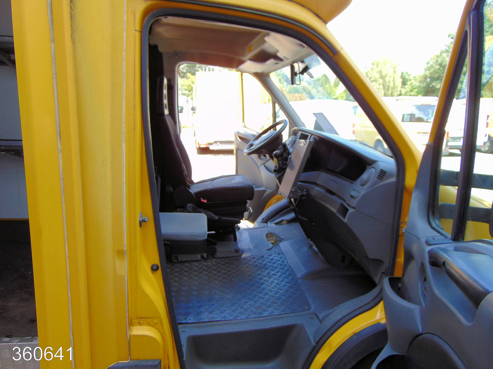 Iveco Daily 35 S 11 A / P Maxi Postkoffer Regalsystem, Interne Nummer: 360641 Bild Nr. 7