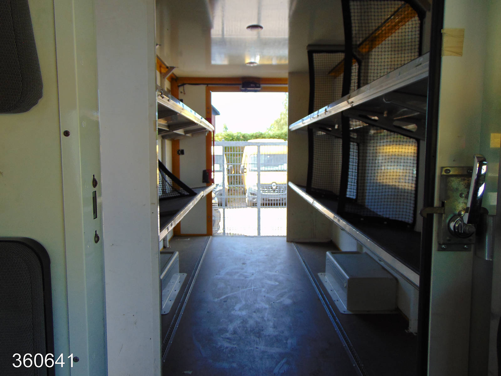 Iveco Daily 35 S 11 A / P Maxi Postkoffer Regalsystem, Interne Nummer: 360641 Bild Nr. 8