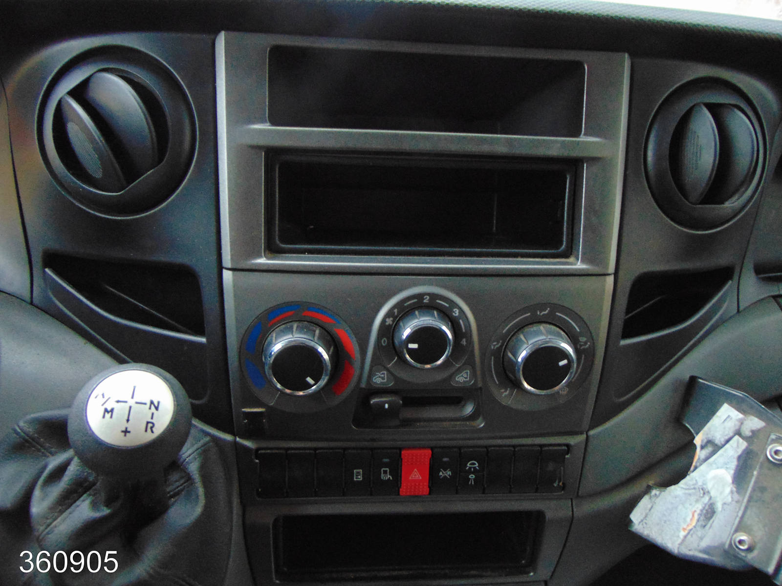 Iveco Daily 35 S 11 A / P Maxi Postkoffer Regalsystem, Interne Nummer: 360905 Bild Nr. 6