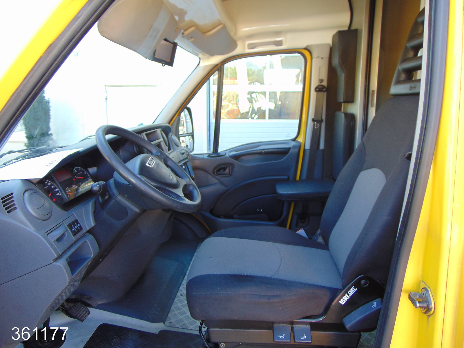 Iveco Daily 35 S 11 Maxi Postkoffer Regalsystem, Interne Nummer: 361177 Bild Nr. 3
