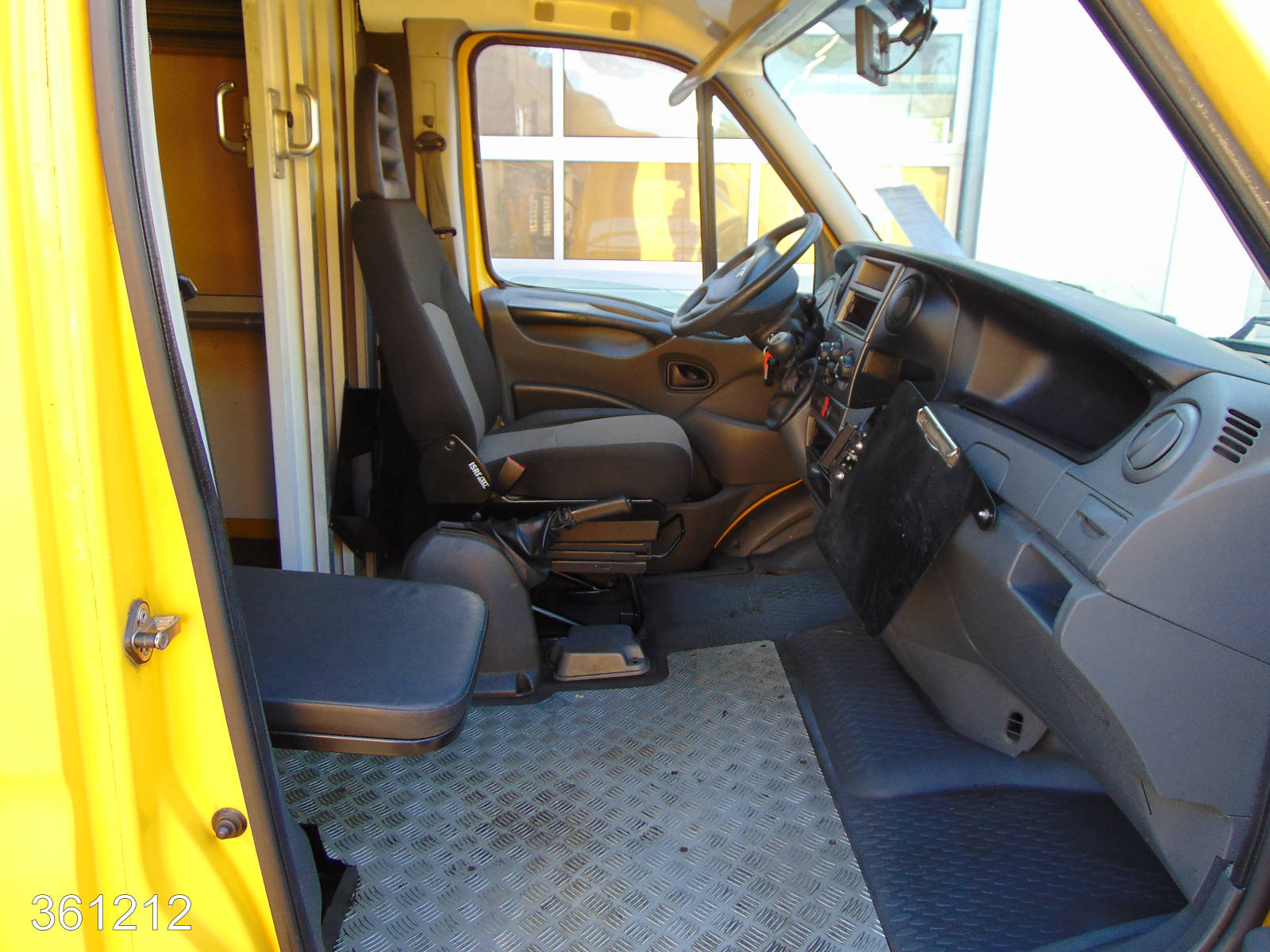Iveco Daily 35 S 11 A / P Maxi Postkoffer Regalsystem, Interne Nummer: 361212 Bild Nr. 8