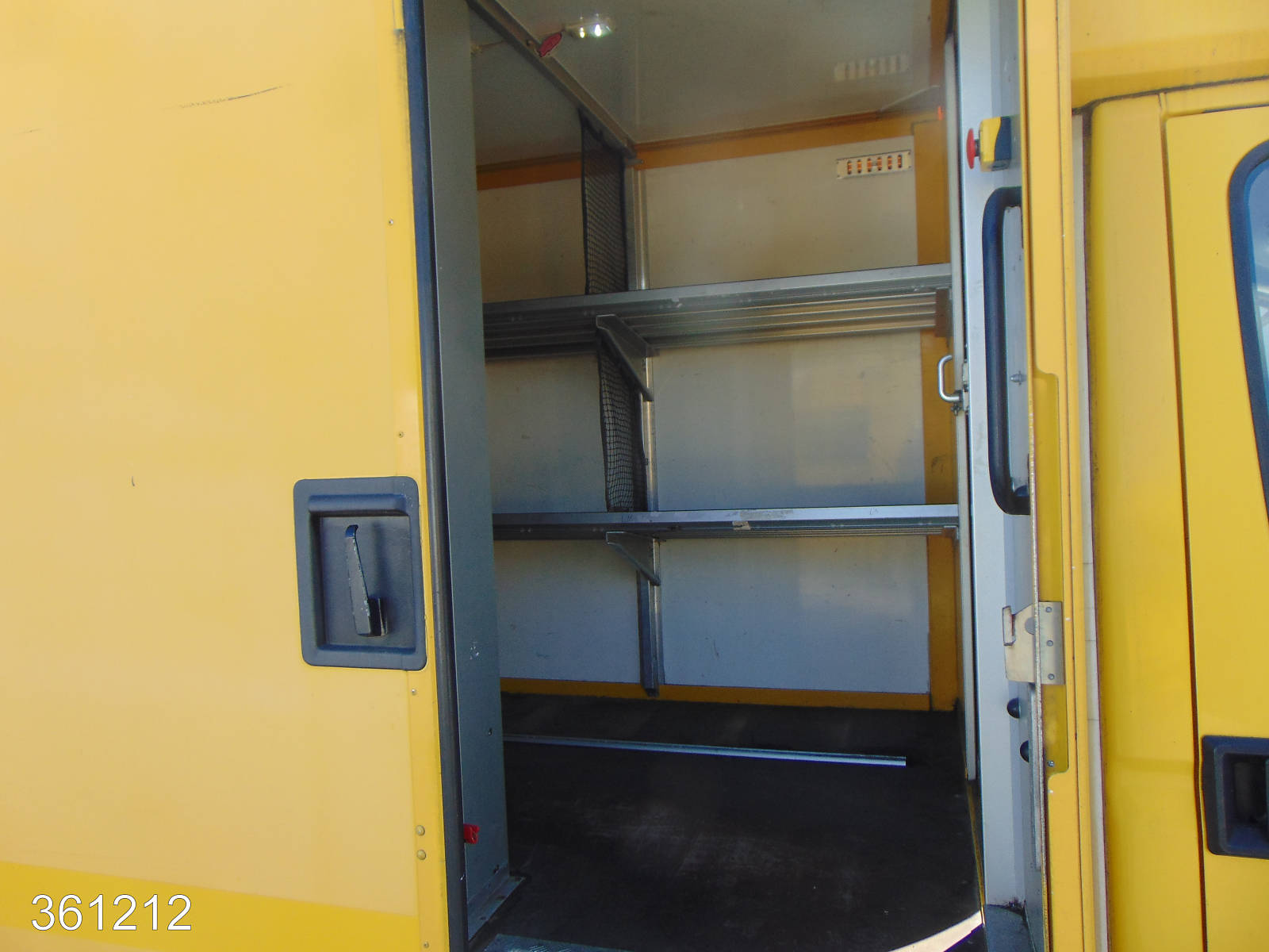 Iveco Daily 35 S 11 A / P Maxi Postkoffer Regalsystem, Interne Nummer: 361212 Bild Nr. 10