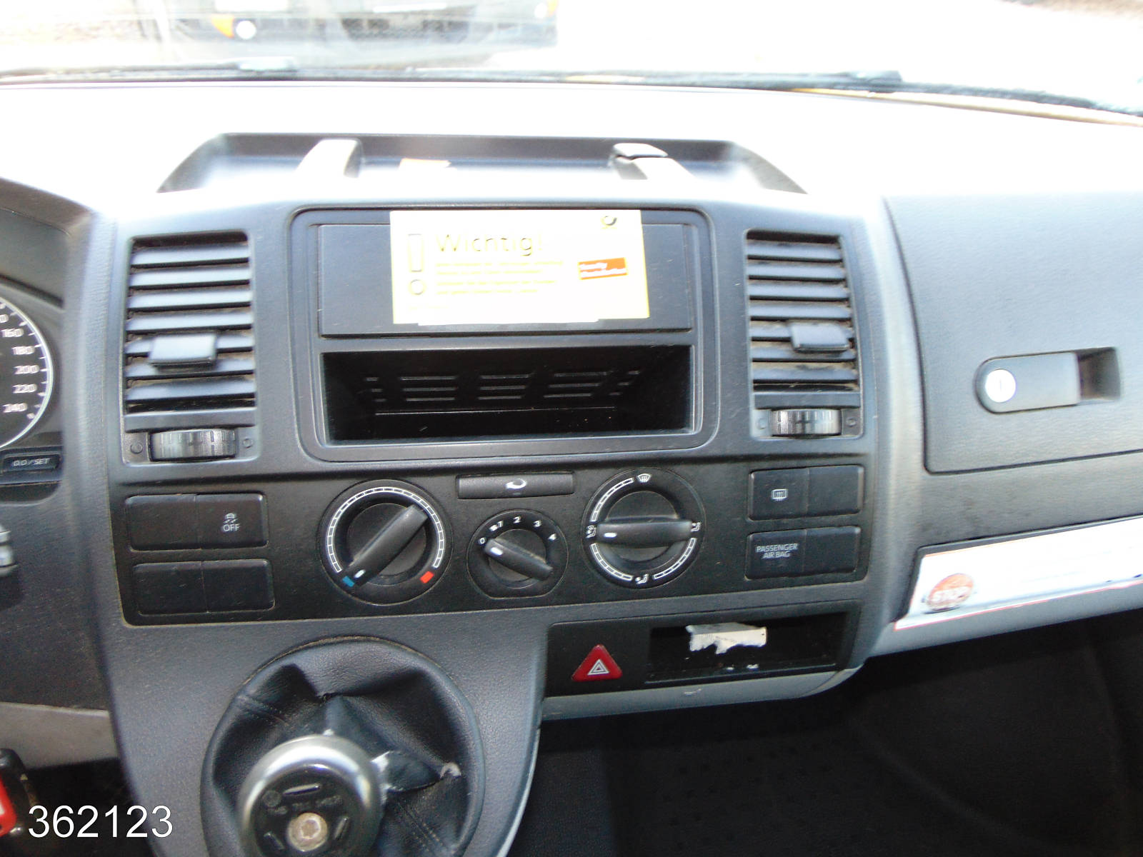 VW T5 Transporter 2.0 TDI 2x Schiebetür-3 Sitzer, Interne Nummer: 362123 Bild Nr. 6
