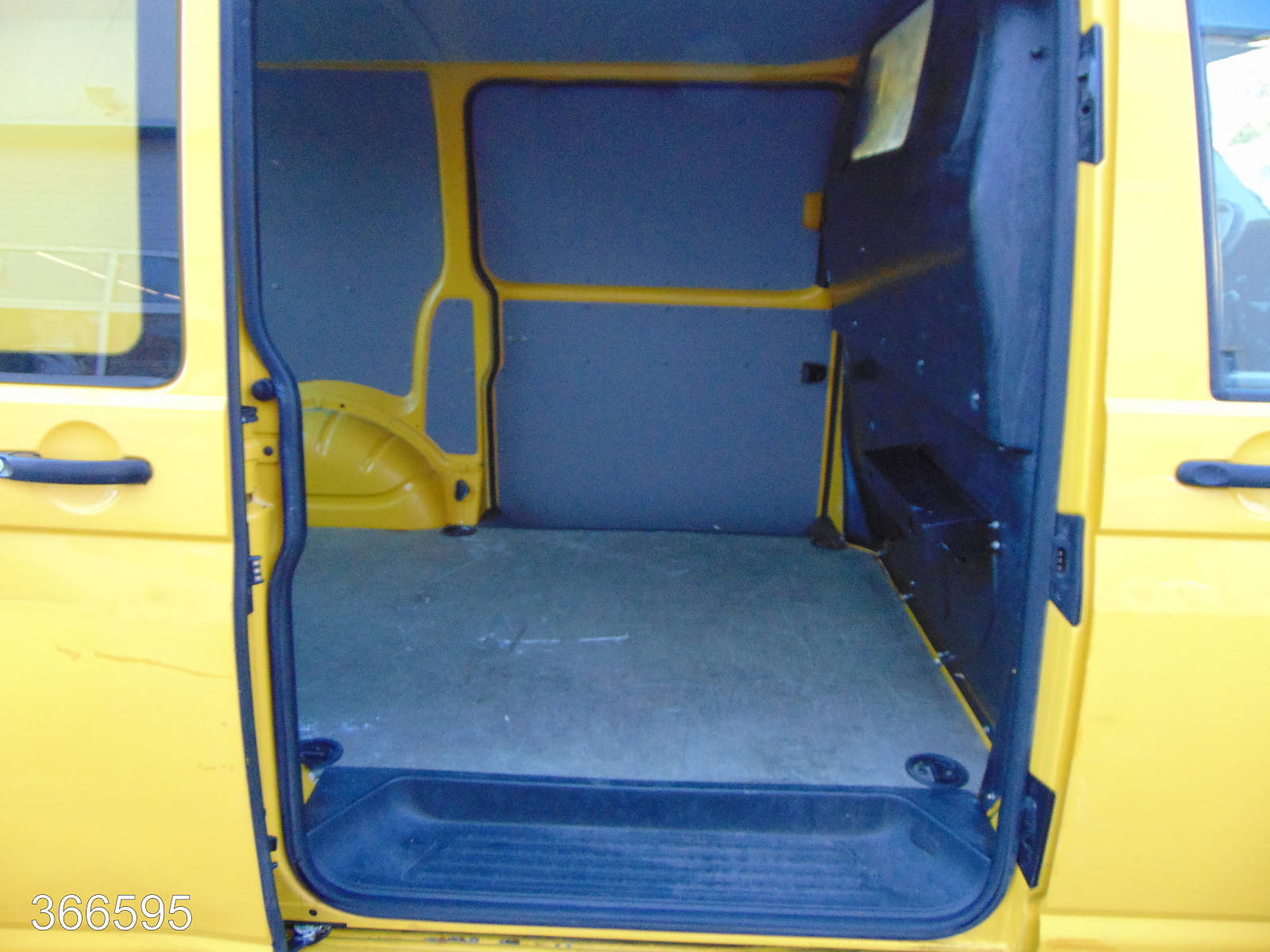 VW T5 TRANSPORTER 2.0 TDI 2x Schiebetür-3 Sitzer, Interne Nummer: 366595 Bild Nr. 9