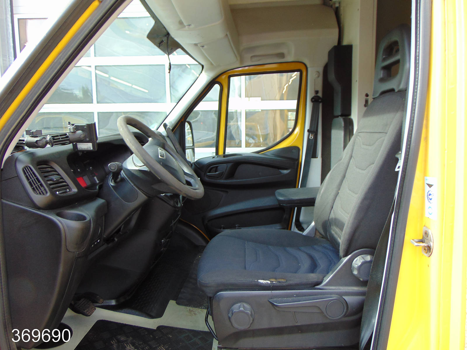 Iveco Daily 35S11 35-110 HiMatic Maxi Postkoffer Regalsystem, Interne Nummer: 369690 Bild Nr. 3