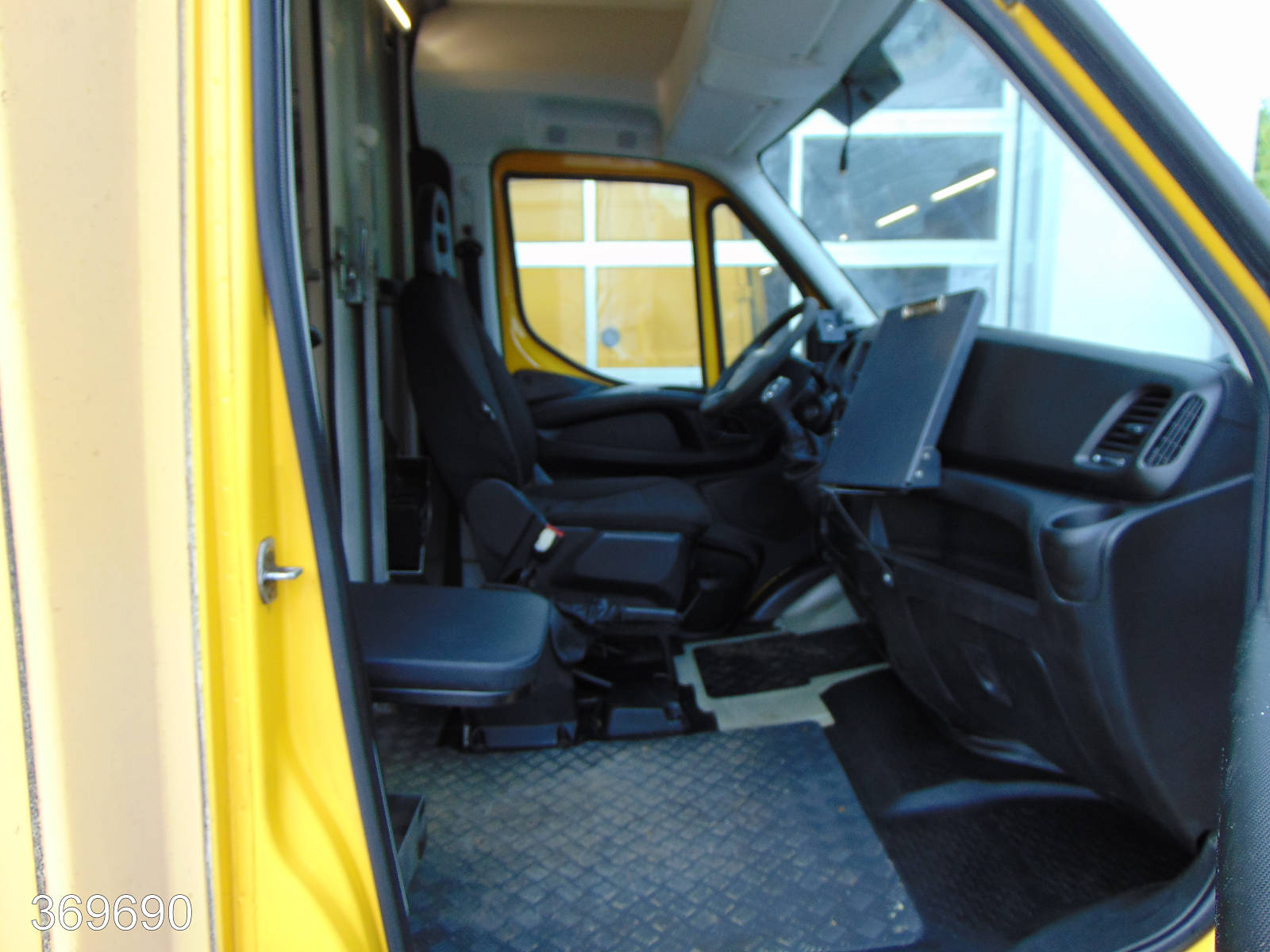 Iveco Daily 35S11 35-110 HiMatic Maxi Postkoffer Regalsystem, Interne Nummer: 369690 Bild Nr. 7