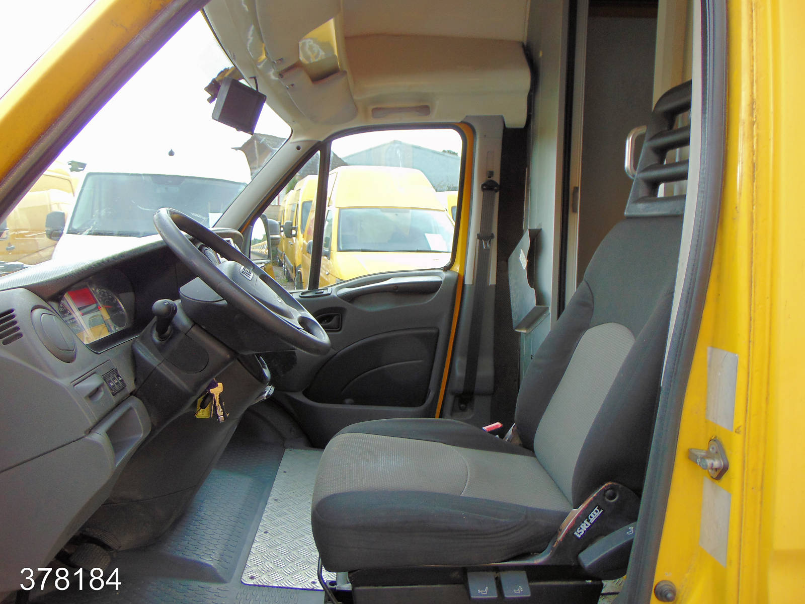 Iveco Daily 35 S 11 A / P Maxi Postkoffer Regalsystem, Interne Nummer: 378184 Bild Nr. 3